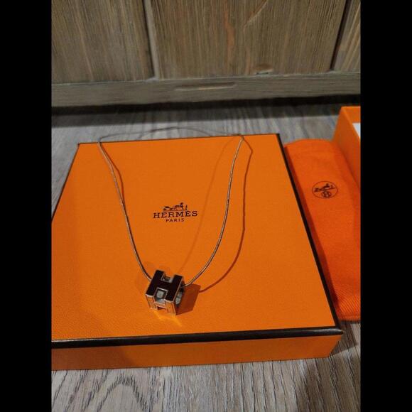 Hermes Jewelry - Hermes cage H necklace